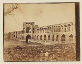 Isfahan, Kha djô-broen Khwaju-broen